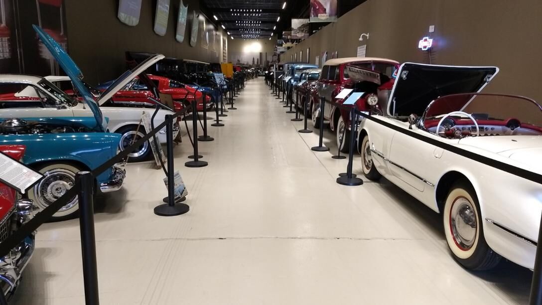 Explore museums: Automobile Experience